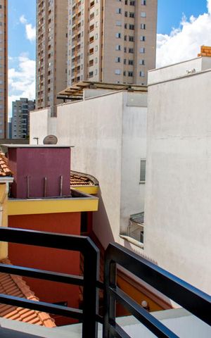 Casa à venda com 630m², 4 quartos e 8 vagas Casa à venda com 630m², 4 quartos e 8 vagasVaranda da Suíte 3