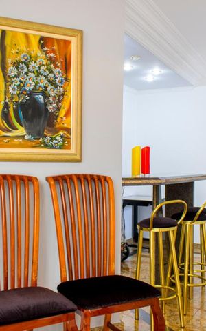 Casa à venda com 630m², 4 quartos e 8 vagas Casa à venda com 630m², 4 quartos e 8 vagasBar