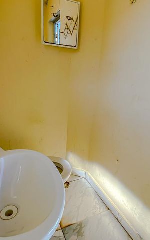 Casa à venda com 140m², 7 quartos e sem vagaBanheiro 2