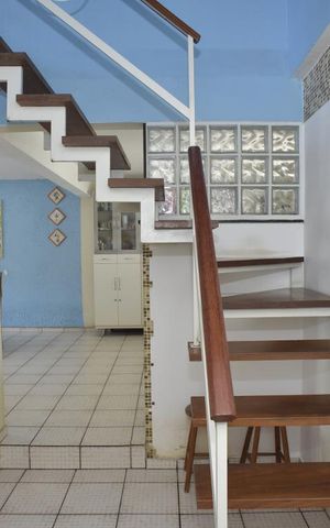 Casa à venda com 160m², 2 quartos e 1 vagaEscada Segundo andar