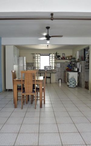 Casa à venda com 160m², 2 quartos e 1 vagaSala