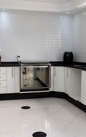 Casa para alugar com 450m², 4 quartos e 6 vagasCozinha