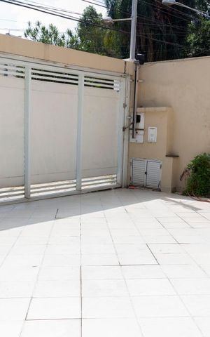 Casa para alugar com 450m², 4 quartos e 6 vagasGaragem