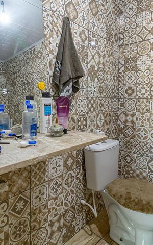 Casa à venda com 135m², 4 quartos e 1 vaga Casa à venda com 135m², 4 quartos e 1 vagaBanheiro da Suíte