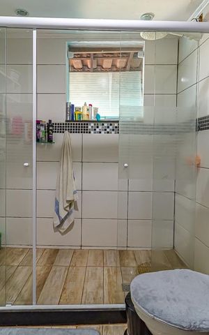 Casa à venda com 135m², 4 quartos e 1 vaga Casa à venda com 135m², 4 quartos e 1 vagaBanheiro Social 1