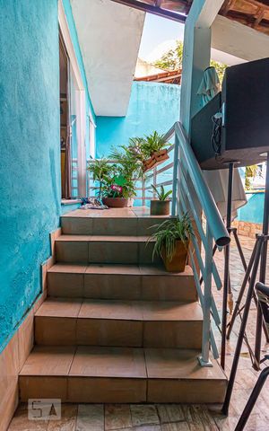 Casa à venda com 135m², 4 quartos e 1 vaga Casa à venda com 135m², 4 quartos e 1 vagaVaranda