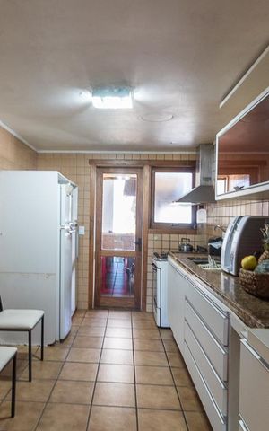 Apartamento à venda com 470m², 4 quartos e 4 vagas Apartamento à venda com 470m², 4 quartos e 4 vagasCozinha