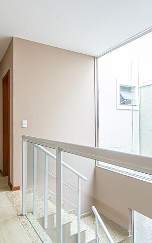 Casa à venda com 156m², 3 quartos e 1 vaga Casa à venda com 156m², 3 quartos e 1 vagaHall dos Quartos