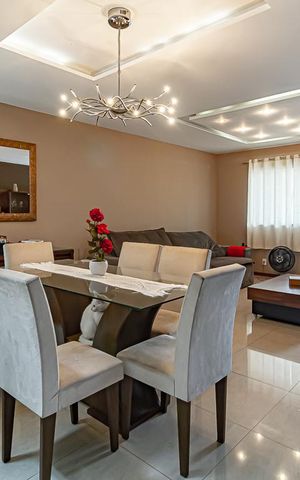 Casa à venda com 156m², 3 quartos e 1 vaga Casa à venda com 156m², 3 quartos e 1 vagaSala