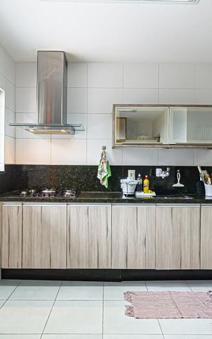 Casa à venda com 156m², 3 quartos e 1 vaga Casa à venda com 156m², 3 quartos e 1 vagaCozinha