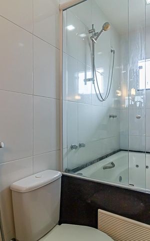 Casa à venda com 156m², 3 quartos e 1 vaga Casa à venda com 156m², 3 quartos e 1 vagaBanheiro da Suíte
