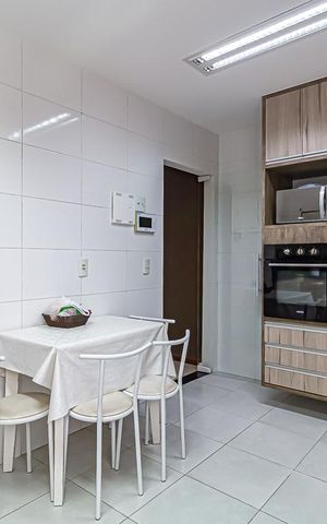 Casa à venda com 156m², 3 quartos e 1 vaga Casa à venda com 156m², 3 quartos e 1 vagaCozinha