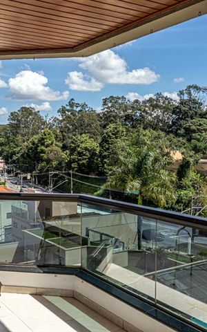 Apartamento à venda com 250m², 4 quartos e 4 vagas Apartamento à venda com 250m², 4 quartos e 4 vagasSacada