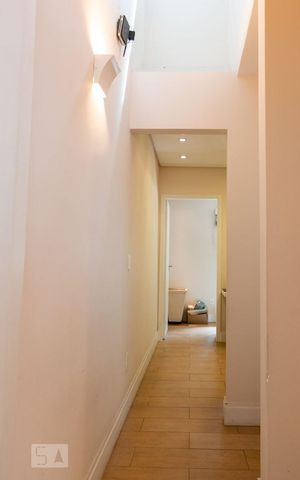 Casa à venda com 150m², 5 quartos e sem vagaCorredor