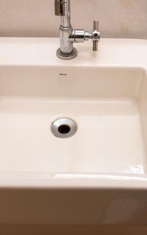Casa à venda com 150m², 5 quartos e sem vagaPia do banheiro 1
