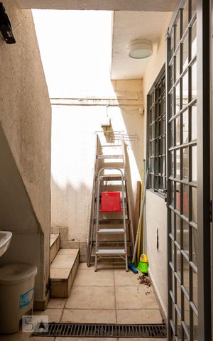 Casa à venda com 150m², 5 quartos e sem vagaÁrea de serviço