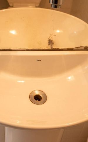 Casa à venda com 150m², 5 quartos e sem vagaPia do banheiro 2