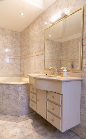 Apartamento para alugar com 219m², 4 quartos e 3 vagasBanheiro da suíte 2