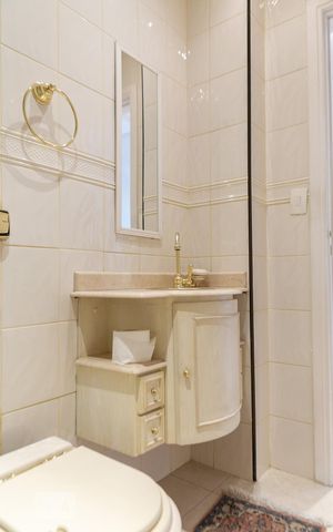 Apartamento para alugar com 219m², 4 quartos e 3 vagasBanheiro da suíte