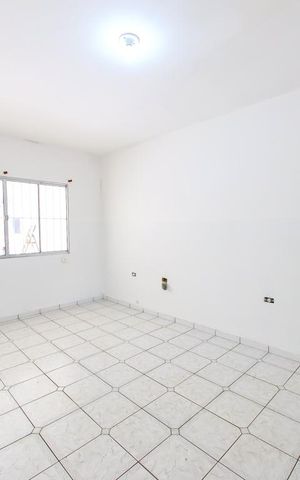 Casa à venda com 204m², 2 quartos e 2 vagasSala