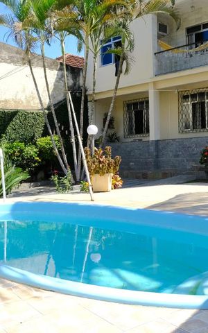 Casa à venda com 280m², 4 quartos e 2 vagasÁrea externa - piscina