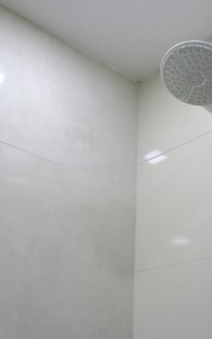 Casa à venda com 280m², 4 quartos e 2 vagasBanheiro da suíte - chuveiro