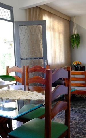 Casa à venda com 280m², 4 quartos e 2 vagasSala - primeiro andar