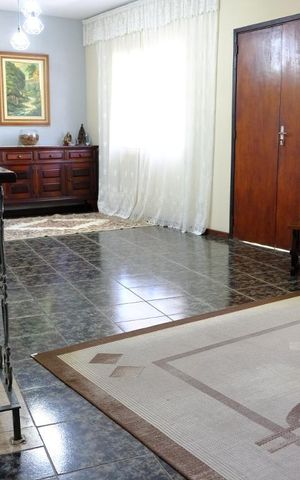 Casa à venda com 280m², 4 quartos e 2 vagasSala - segundo andar