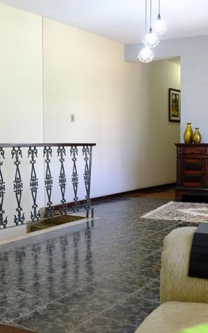 Casa à venda com 280m², 4 quartos e 2 vagasSala - segundo andar