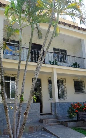 Casa à venda com 280m², 4 quartos e 2 vagasÁrea externa - fachada