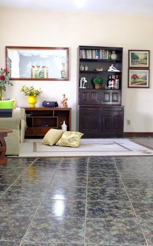 Casa à venda com 280m², 4 quartos e 2 vagasSala - segundo andar