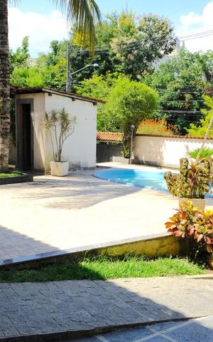 Casa à venda com 280m², 4 quartos e 2 vagasÁrea externa