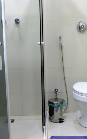 Casa à venda com 280m², 4 quartos e 2 vagasBanheiro da suíte