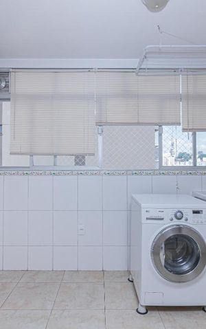 Apartamento à venda com 154m², 3 quartos e 2 vagas Apartamento à venda com 154m², 3 quartos e 2 vagasÁrea de Serviço