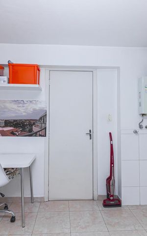 Apartamento à venda com 154m², 3 quartos e 2 vagas Apartamento à venda com 154m², 3 quartos e 2 vagasÁrea de Serviço