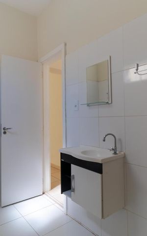 Casa à venda com 83m², 3 quartos e sem vaga Casa à venda com 83m², 3 quartos e sem vagaBanheiro