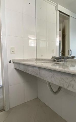Apartamento à venda com 403m², 3 quartos e 3 vagas Apartamento à venda com 403m², 3 quartos e 3 vagasBanheiro da Suíte 3