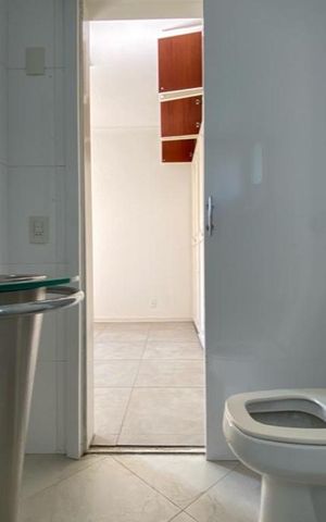 Apartamento à venda com 403m², 3 quartos e 3 vagas Apartamento à venda com 403m², 3 quartos e 3 vagasBanheiro da Suíte 2