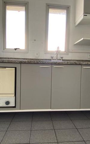 Apartamento à venda com 403m², 3 quartos e 3 vagas Apartamento à venda com 403m², 3 quartos e 3 vagasCozinha