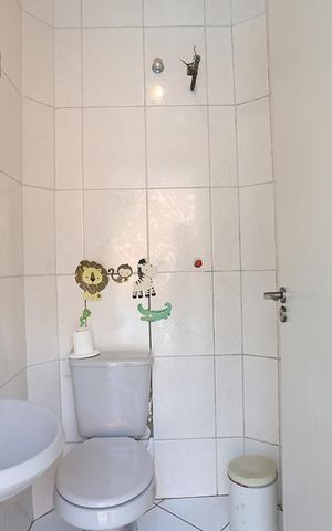 Casa à venda com 700m², 4 quartos e 6 vagasBanheiro de Serviço