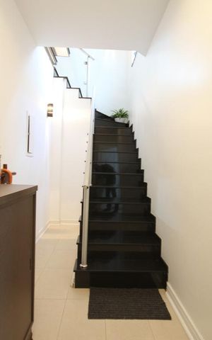 Casa à venda com 380m², 2 quartos e 4 vagasAcesso garagem