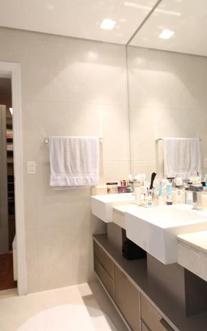 Casa à venda com 380m², 2 quartos e 4 vagasSuíte 2