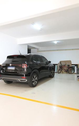 Casa à venda com 380m², 2 quartos e 4 vagasGaragem