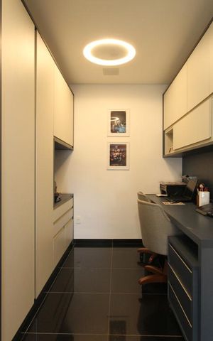 Casa à venda com 380m², 2 quartos e 4 vagasEscritório