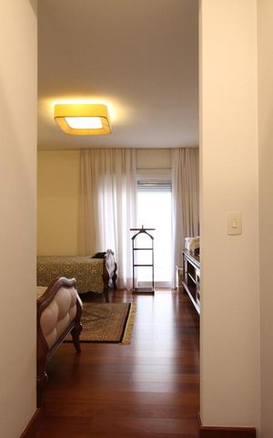 Casa à venda com 380m², 2 quartos e 4 vagasSuíte 1