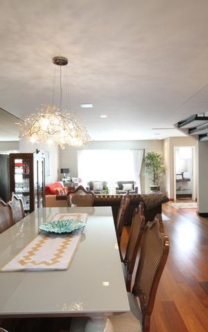 Casa à venda com 380m², 2 quartos e 4 vagasSala