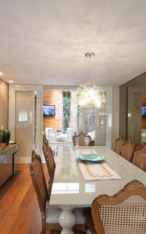 Casa à venda com 380m², 2 quartos e 4 vagasSala