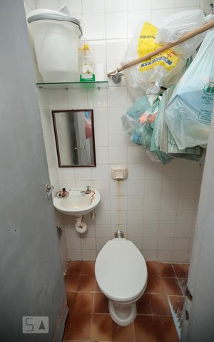 Apartamento à venda com 65m², 2 quartos e 1 vaga Apartamento à venda com 65m², 2 quartos e 1 vagaBanheiro de Serviço
