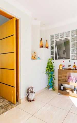 Casa à venda com 400m², 3 quartos e 4 vagas1o. Andar - Sala (Entrada)