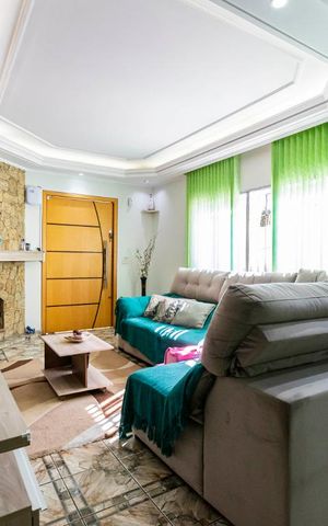 Casa à venda com 400m², 3 quartos e 4 vagas1o. Andar - Sala